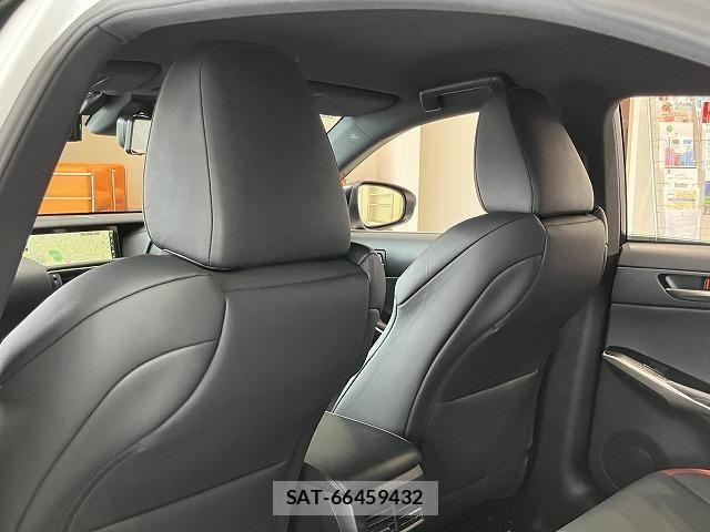 Lexus IS 2019-08 8659916-20