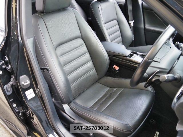Lexus IS 2021-03 8743402-10