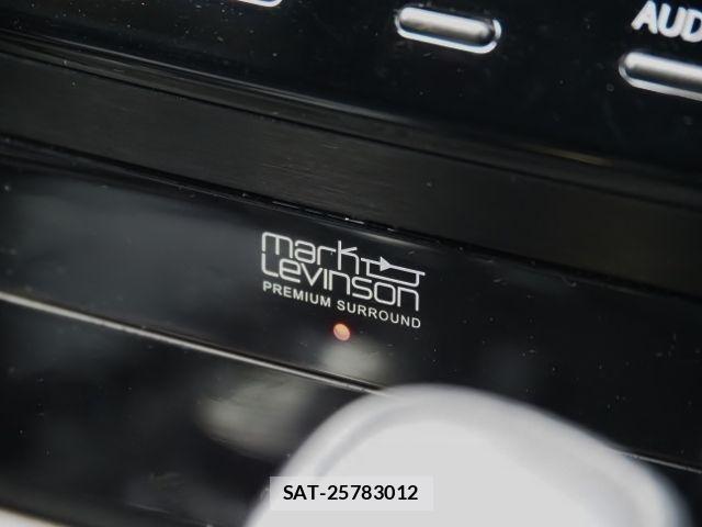 Lexus IS 2021-03 8743402-15