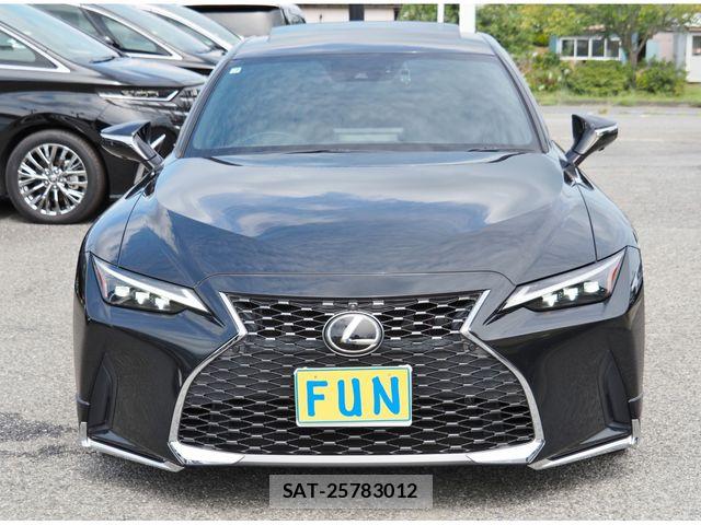 Lexus IS 2021-03 8743402-1