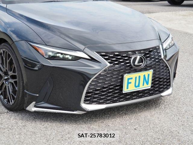 Lexus IS 2021-03 8743402-24