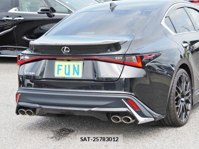 Lexus IS 2021-03 8743402-26
