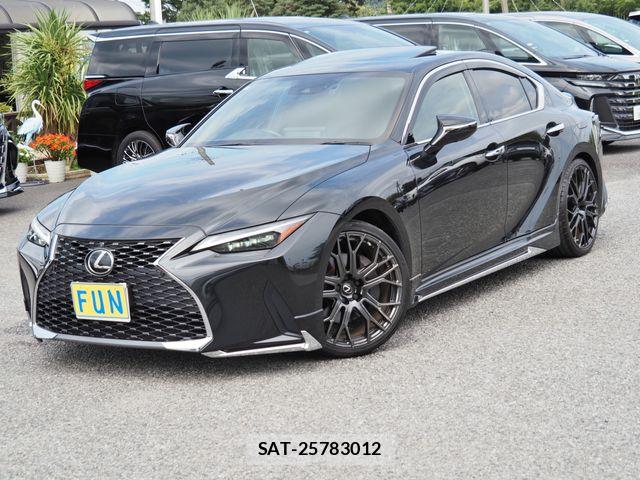 Lexus IS 2021-03 8743402-3