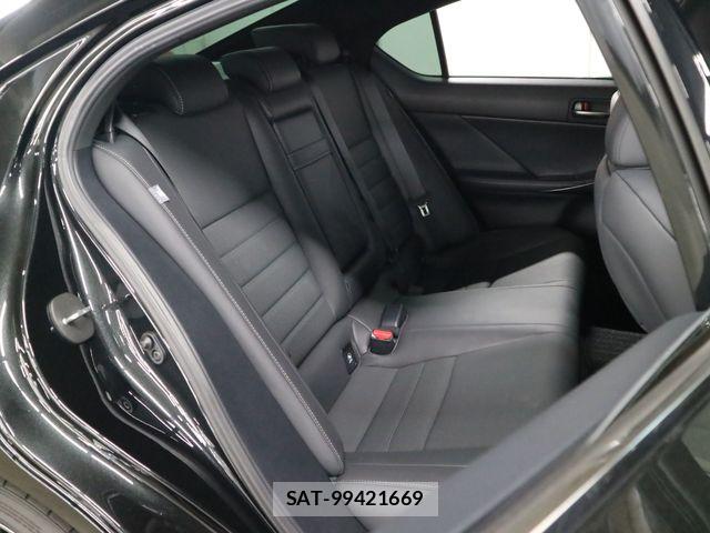 Lexus IS 2021-04 8743401-12