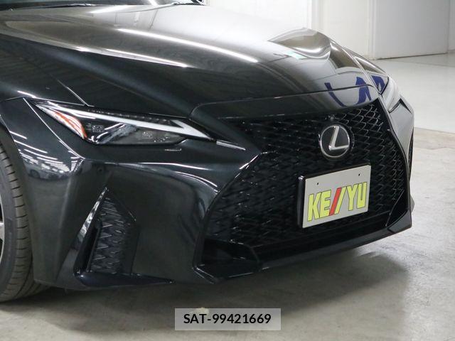 Lexus IS 2021-04 8743401-26