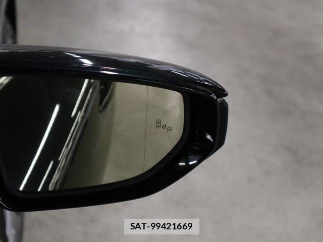 Lexus IS 2021-04 8743401-28