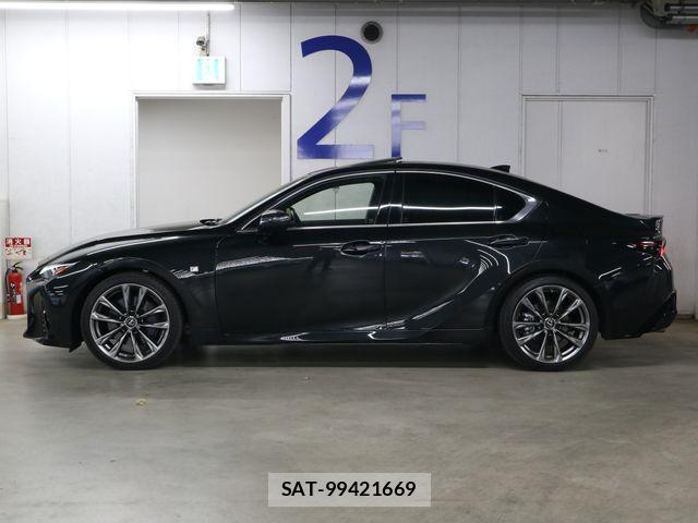 Lexus IS 2021-04 8743401-8