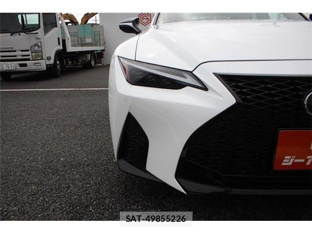 Lexus IS 2020-11 8871343-12