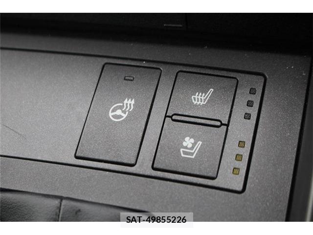 Lexus IS 2020-11 8871343-3
