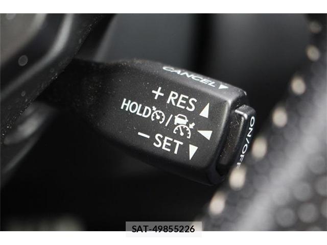 Lexus IS 2020-11 8871343-4