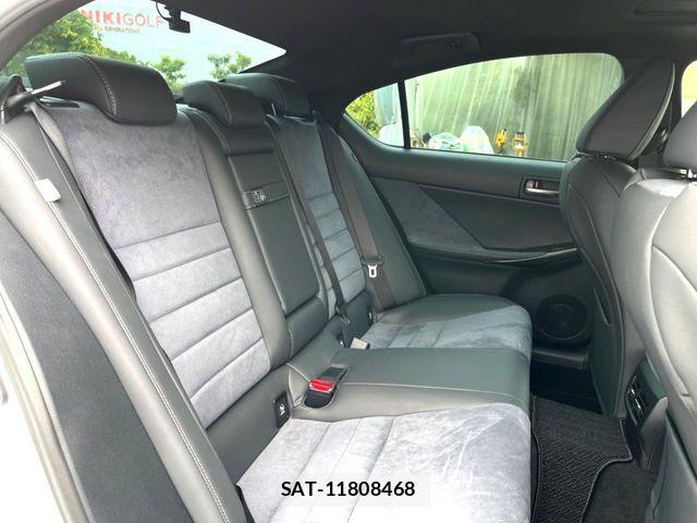 Lexus IS 2022-07 8871340-14