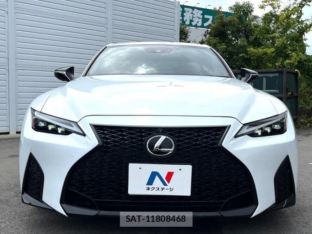 Lexus IS 2022-07 8871340-16