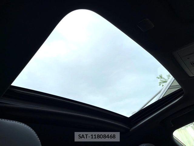 Lexus IS 2022-07 8871340-2