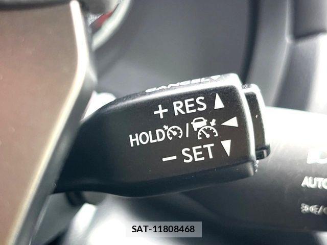 Lexus IS 2022-07 8871340-8