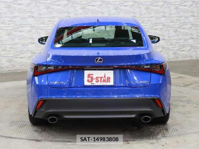 Lexus IS 2022-03 1165130-13