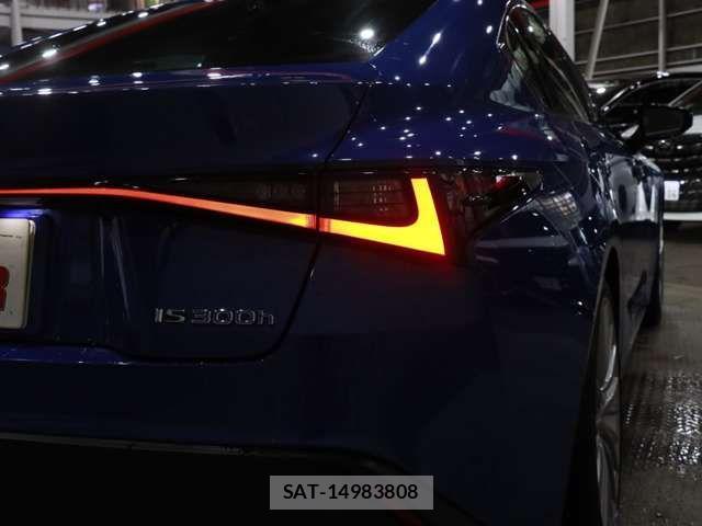 Lexus IS 2022-03 1165130-15