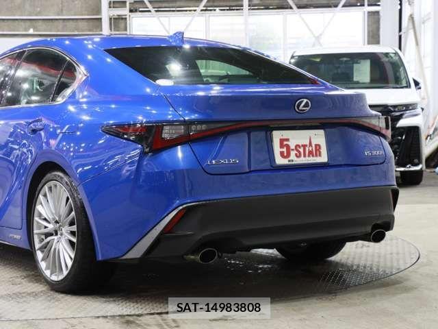 Lexus IS 2022-03 1165130-17
