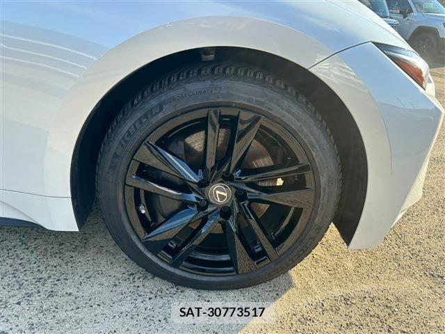 Lexus IS 2022-06 1318374-11