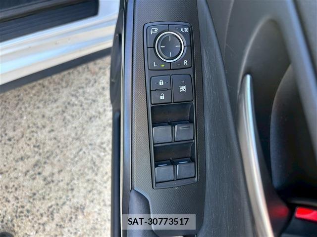Lexus IS 2022-06 1318374-13