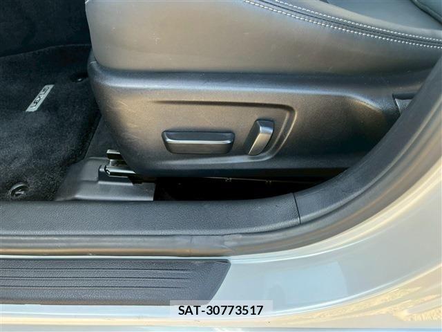 Lexus IS 2022-06 1318374-15
