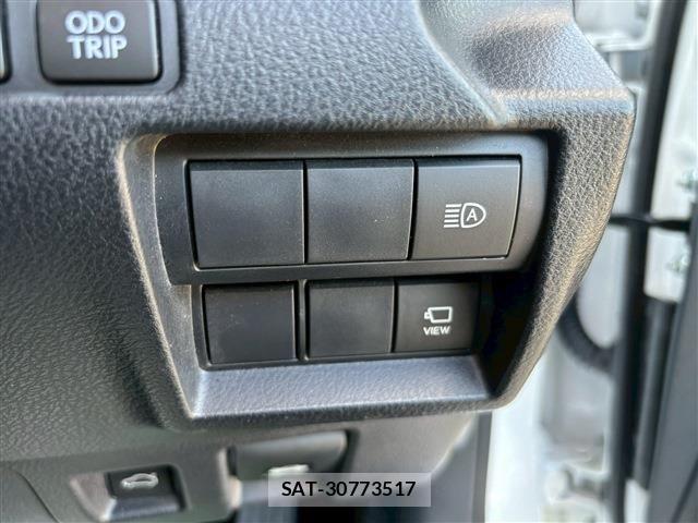 Lexus IS 2022-06 1318374-17