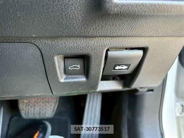 Lexus IS 2022-06 1318374-18