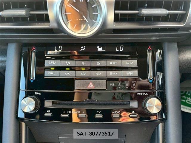 Lexus IS 2022-06 1318374-21