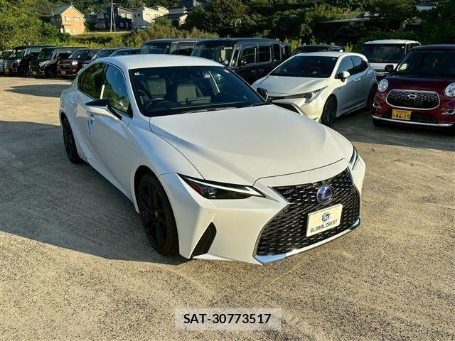 Lexus IS 2022-06 1318374-5