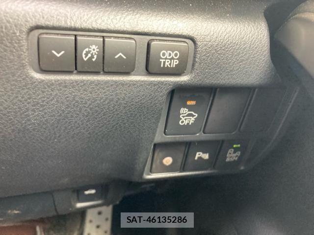 Lexus IS 2014-11 1338601-15