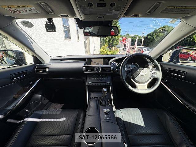 Lexus IS 2014-07 1354715-1