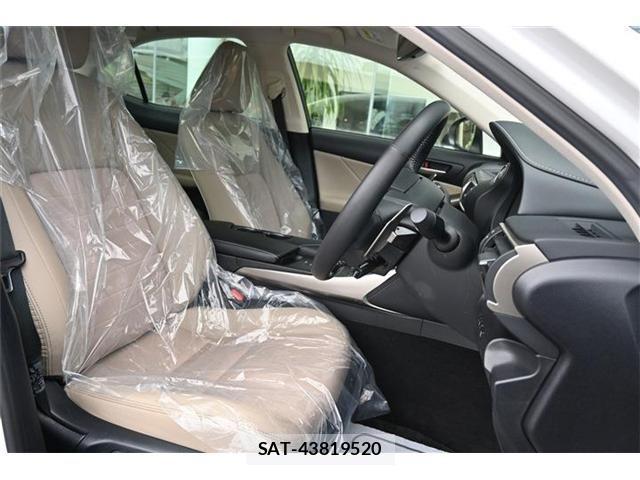 Lexus IS 2019-03 1413221-9