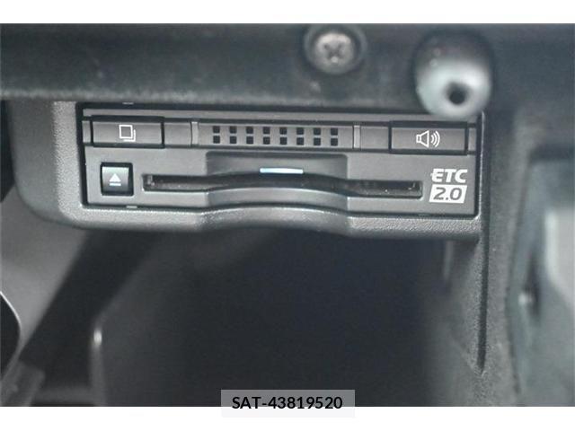 Lexus IS 2019-03 1413221-15