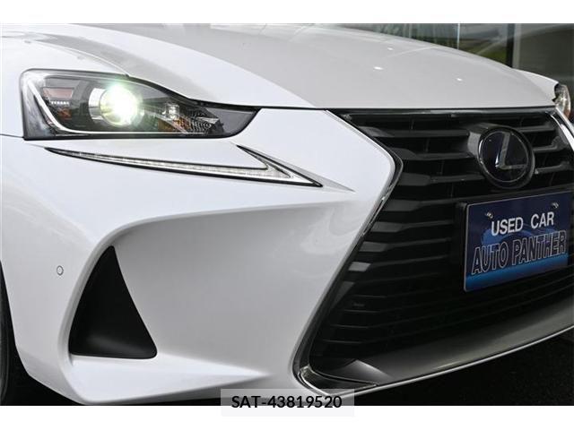 Lexus IS 2019-03 1413221-24