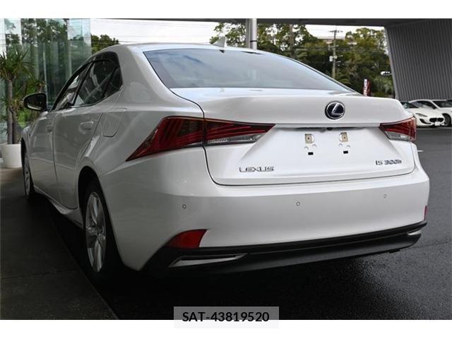 Lexus IS 2019-03 1413221-2