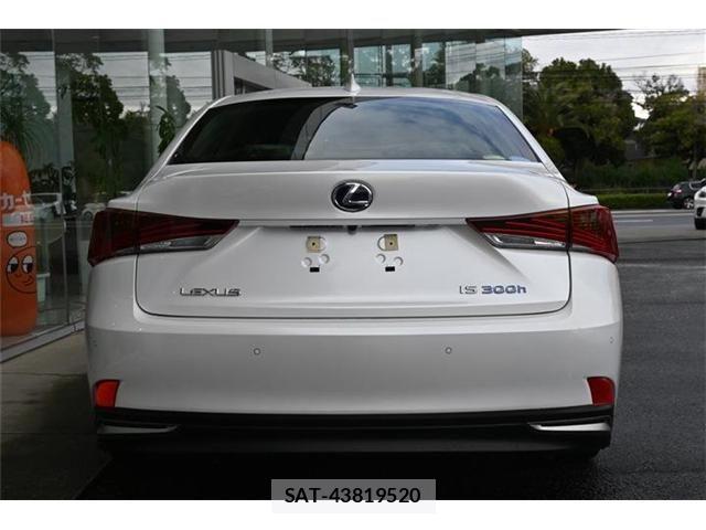 Lexus IS 2019-03 1413221-3
