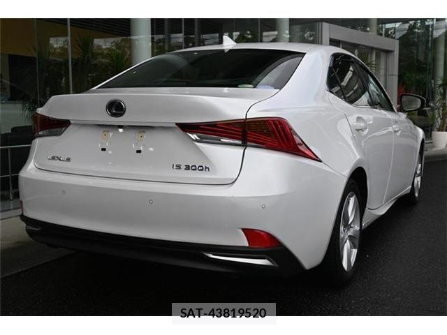 Lexus IS 2019-03 1413221-4