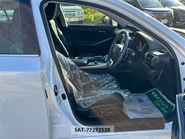 Lexus IS 2014-10 1413218-11