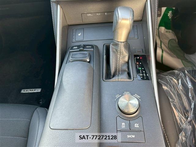 Lexus IS 2014-10 1413218-27