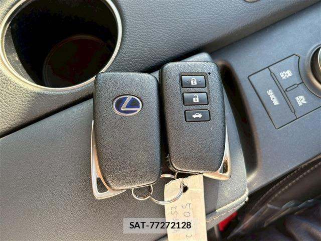 Lexus IS 2014-10 1413218-28