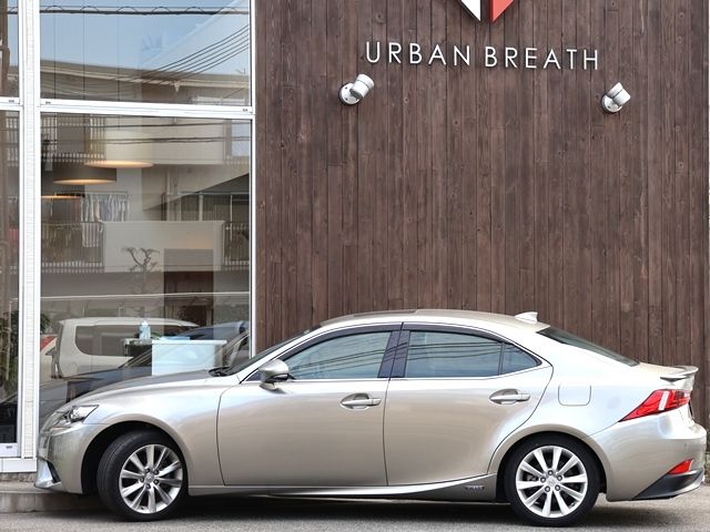 Lexus IS 2013-10 1546532-10