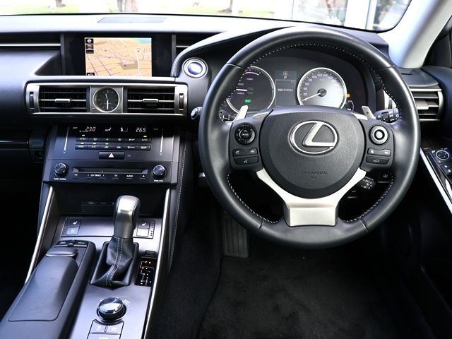 Lexus IS 2013-10 1546532-14