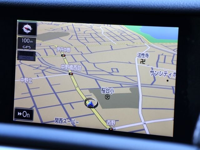 Lexus IS 2013-10 1546532-16