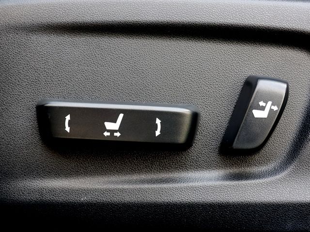 Lexus IS 2013-10 1546532-25