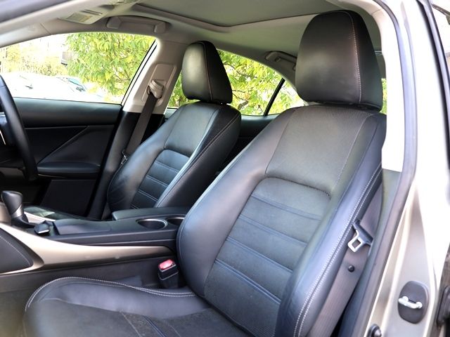 Lexus IS 2013-10 1546532-26