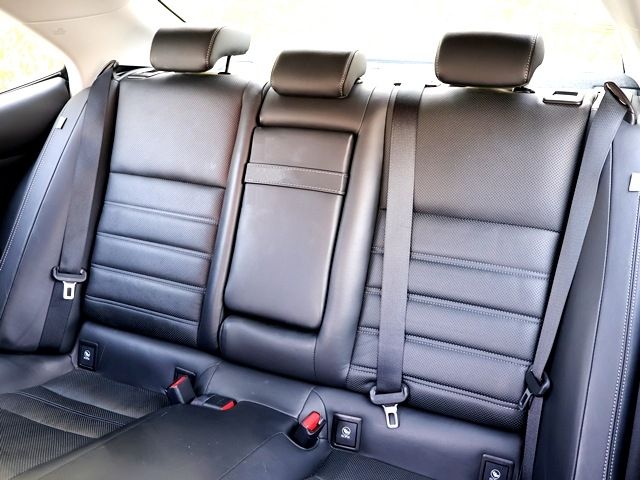 Lexus IS 2013-10 1546532-27