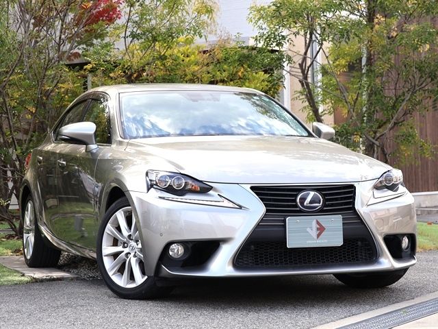 Lexus IS 2013-10 1546532-3
