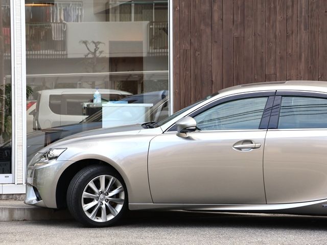 Lexus IS 2013-10 1546532-7