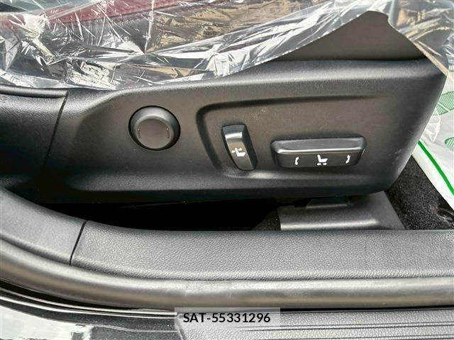 Lexus IS 2016-12 1661444-13