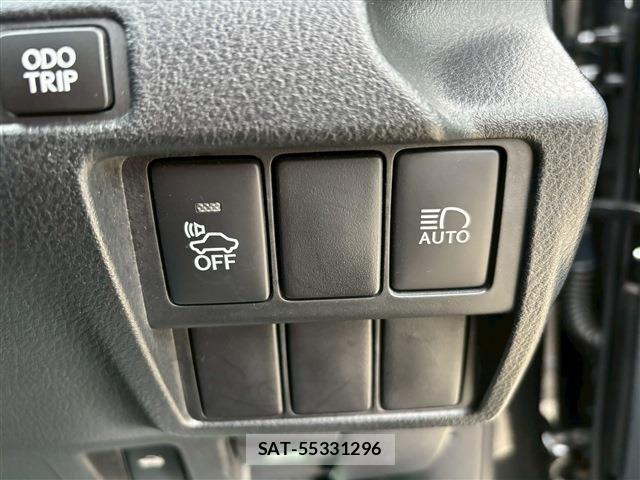 Lexus IS 2016-12 1661444-16