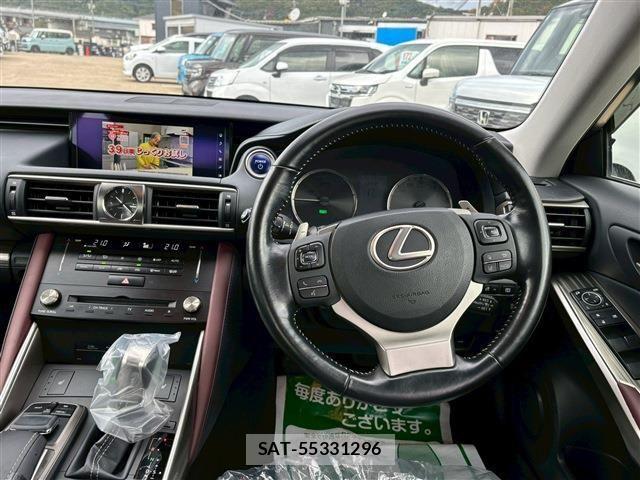 Lexus IS 2016-12 1661444-17